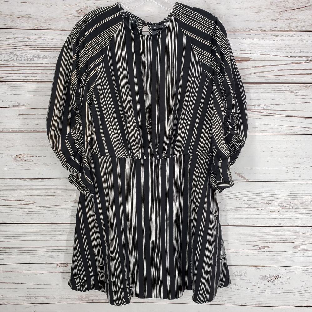 Who What Wear Black & White Striped Key Hole Back Dress Size Medium